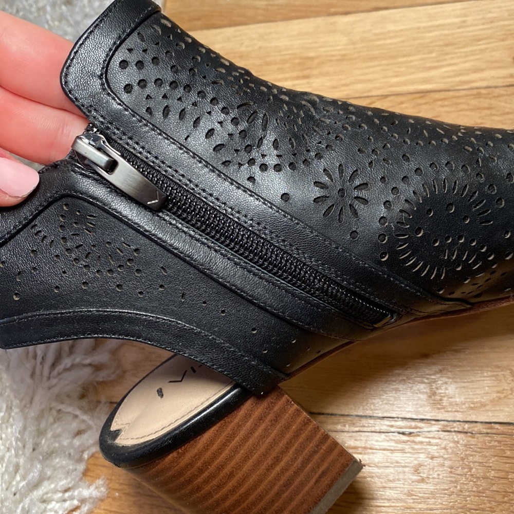 Via Spiga Boot, Great condition but worn some on the bottom, Nordstrom size 7.5 - Picture 6 of 7